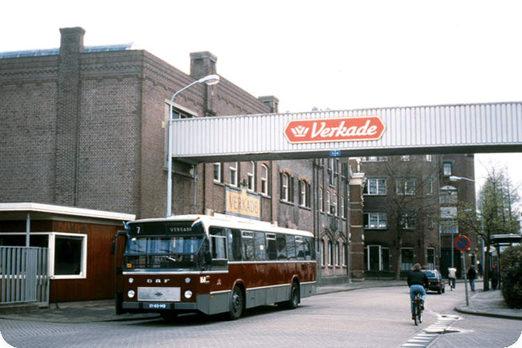 2000 - United Biscuits wordt onderdeel van FinalRealm